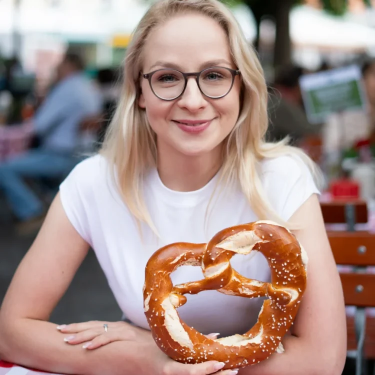 Kurs niemieckiego online – lektorka Justyna z Los geht’s! z preclem Kurs niemieckiego online - lek torka Justyna z Los geht's! z preclem